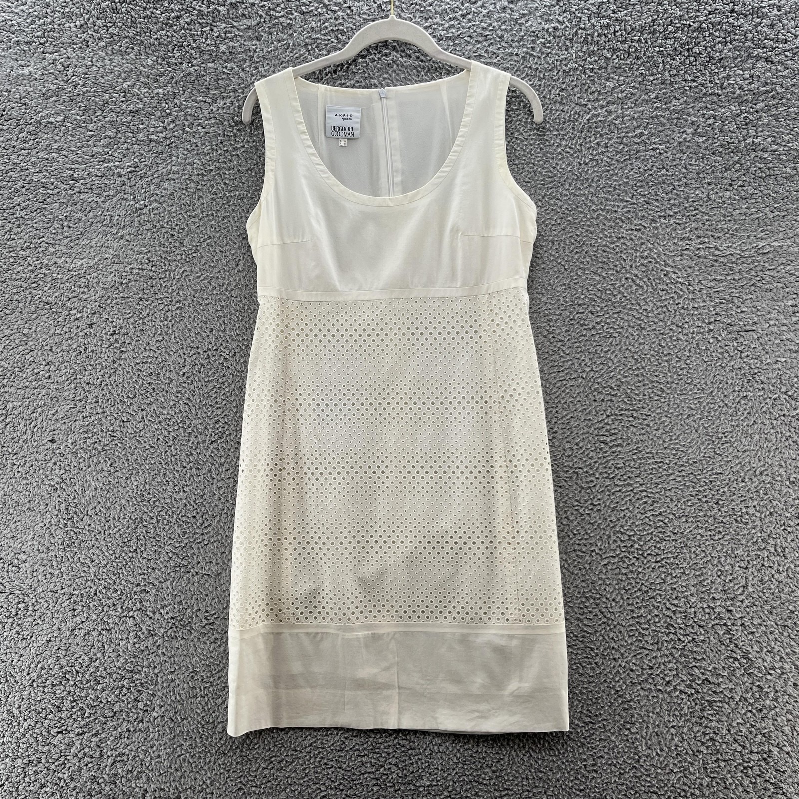 Akris Punto Dress 8 Ivory Eyelet Sheath Sleeveless Scoop Neck Back Zip